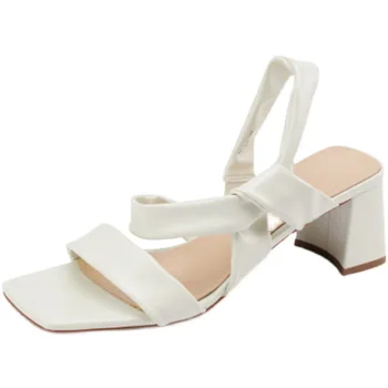 2021 Nova Moda De Verão De Francês Elegante Design De Mulheres De Salto Alto Sandálias Irregular Correia Quadrado Aberto Toe Sapatos
