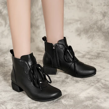 Novo Soft de Couro Vintage Botas femininas Outono e Inverno as Novas Botas Curtas Vintage Sapatos de Mulheres Meados de Calcanhar de Moda Botas de Algodão