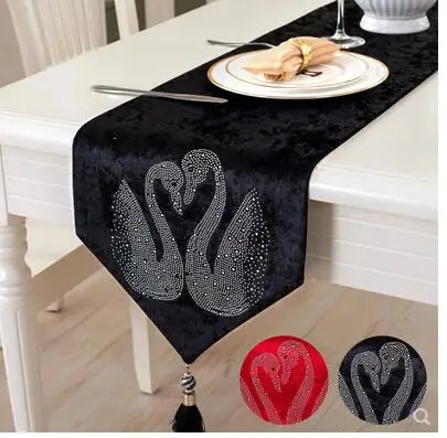 Europeu-estilo de mesa de jantar mesa de bandeira mesa de café de pano de alto luxo swan quente máquina de perfuração bandeira toalha de mesa nó de casamento
